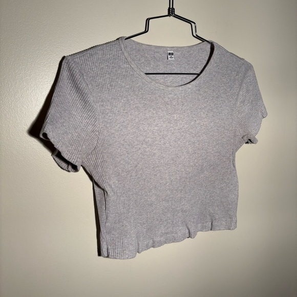 Uniqlo Gray Ribbed Crop Top Tee - Picture 3 of 7